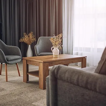 Aparthotel Central Liptovsky Mikulas דירה 4*